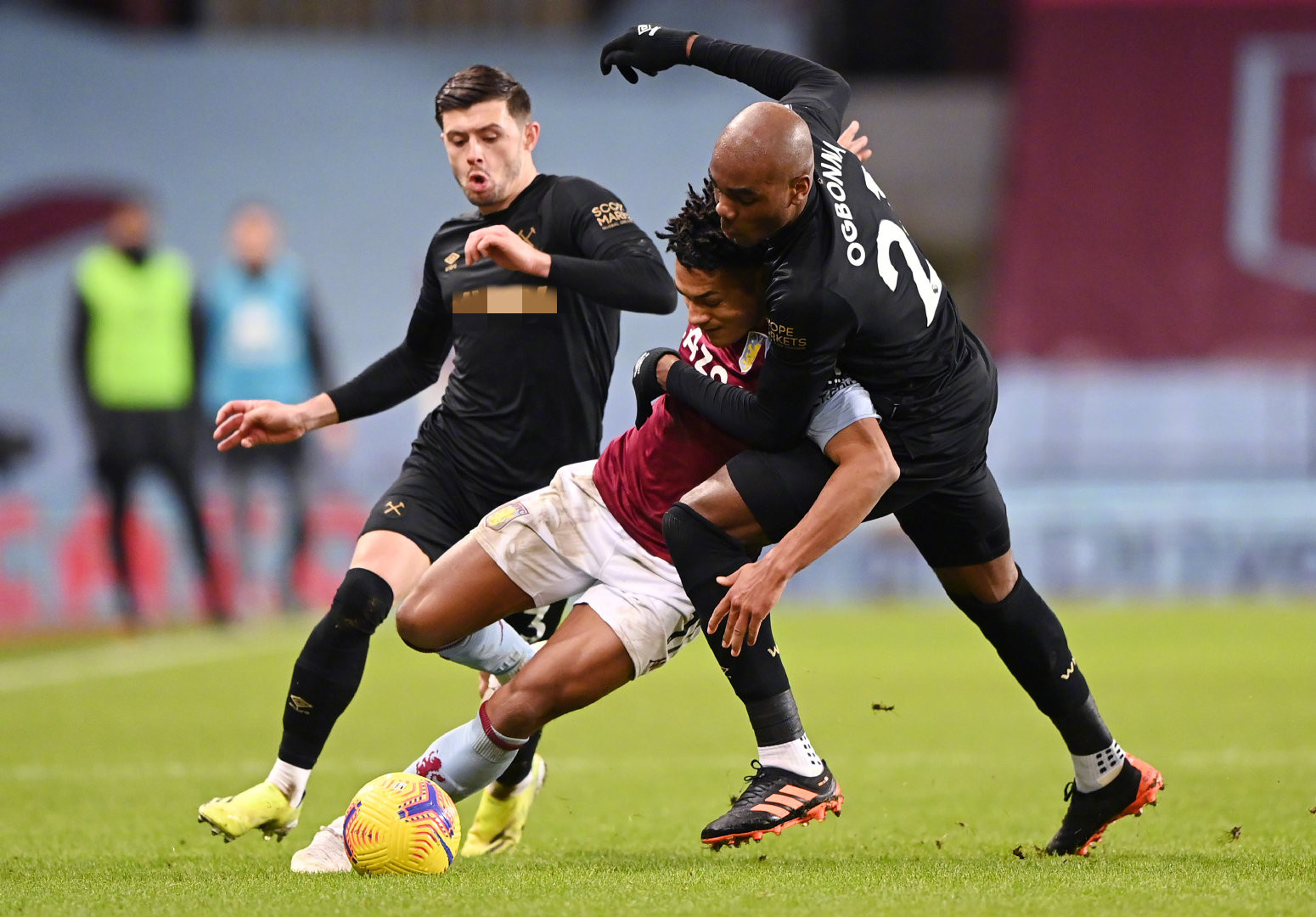 仅展现了他 仅展现了他